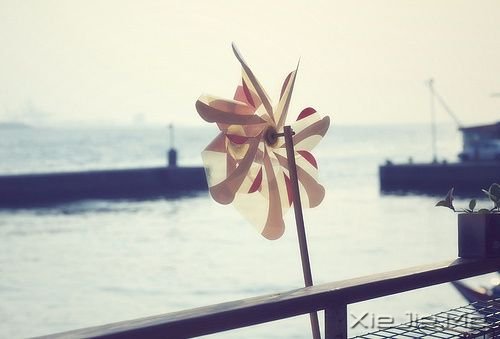 晚安心语:停在风景里,为自己唱首歌 (9)