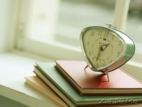 早安心语:谁都可以说爱你,但不是人人都能等你 (1)